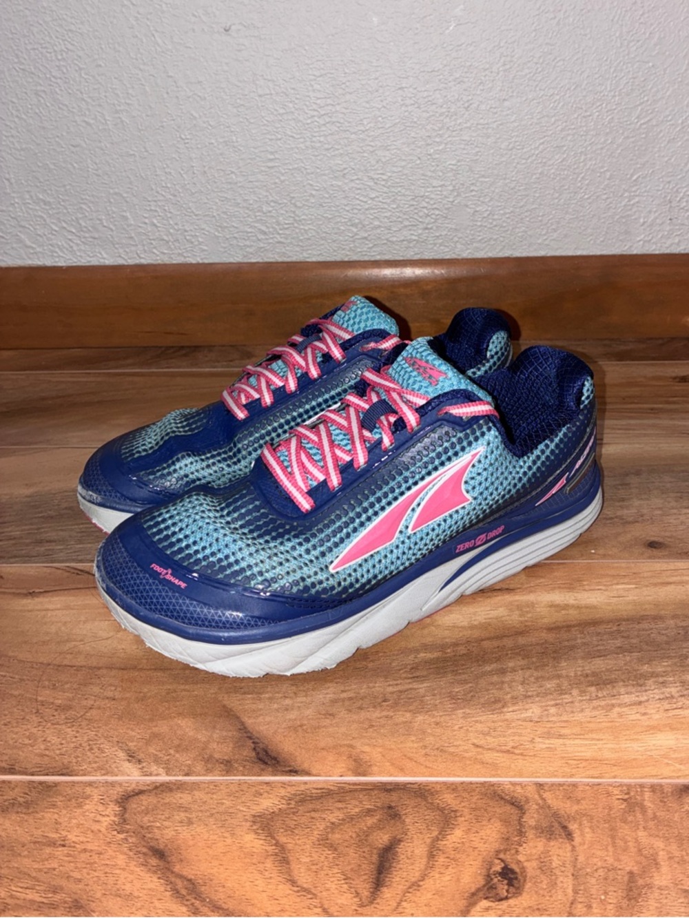 Altra Women’s Torin 3.0 Running Shoes - size 6.5